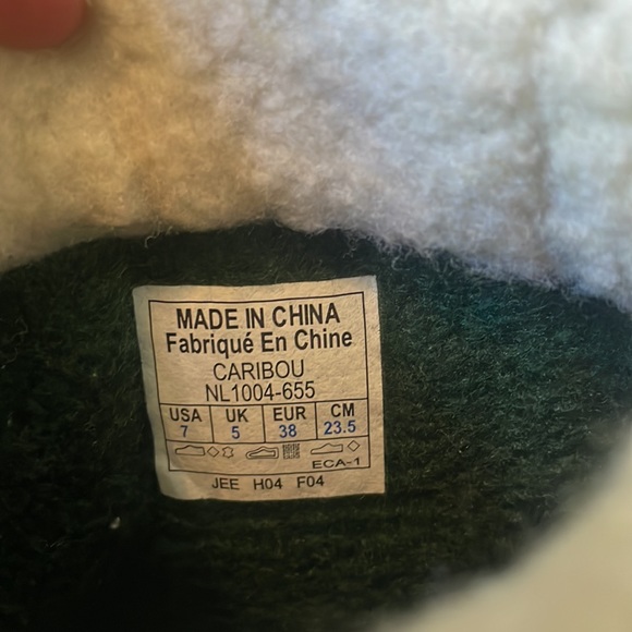 EUC Sorel Caribou waterproof boot-GORGEOUS! - Picture 9 of 9